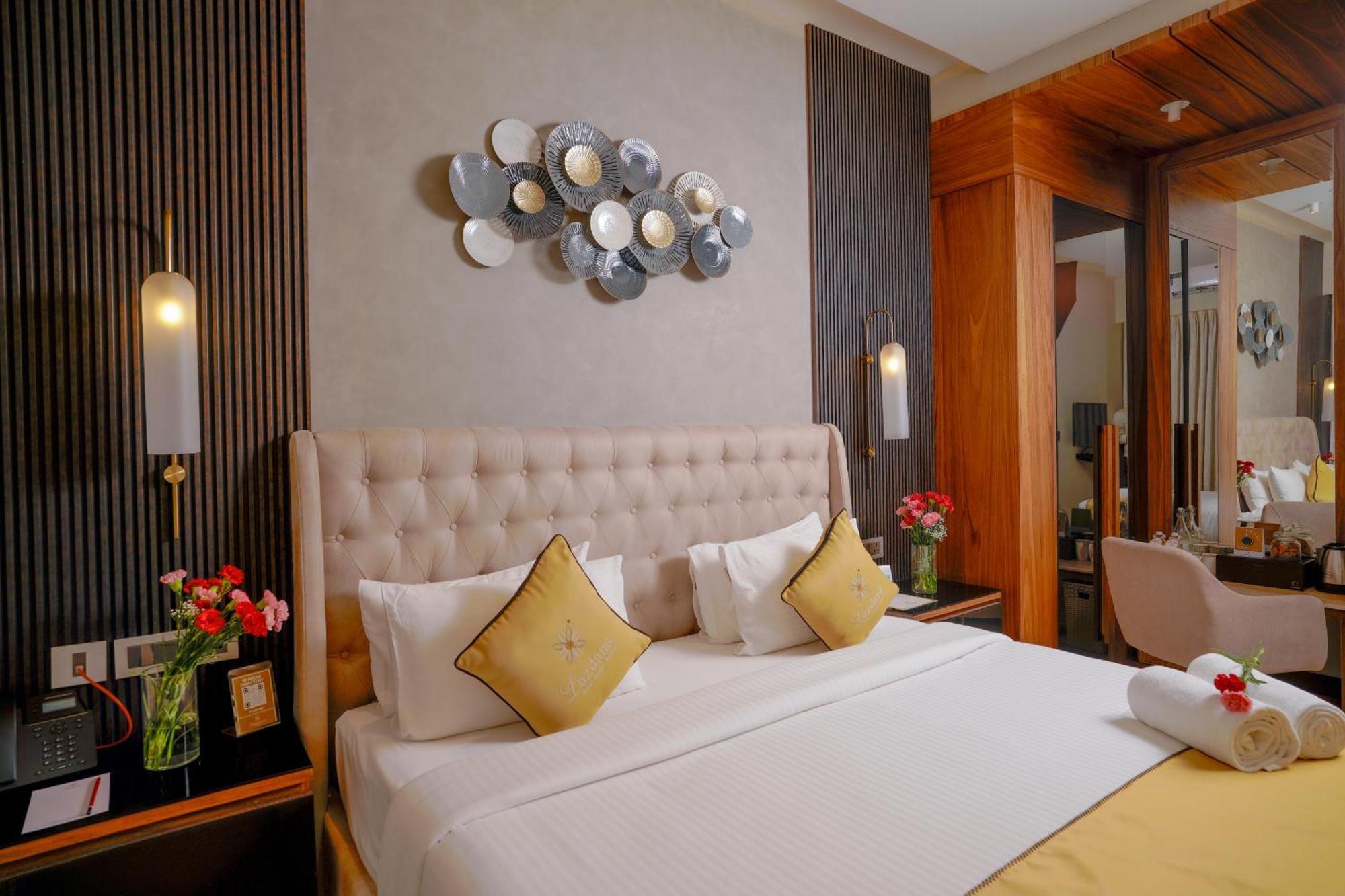 Lazdana Hotel Bangalore Luaran gambar